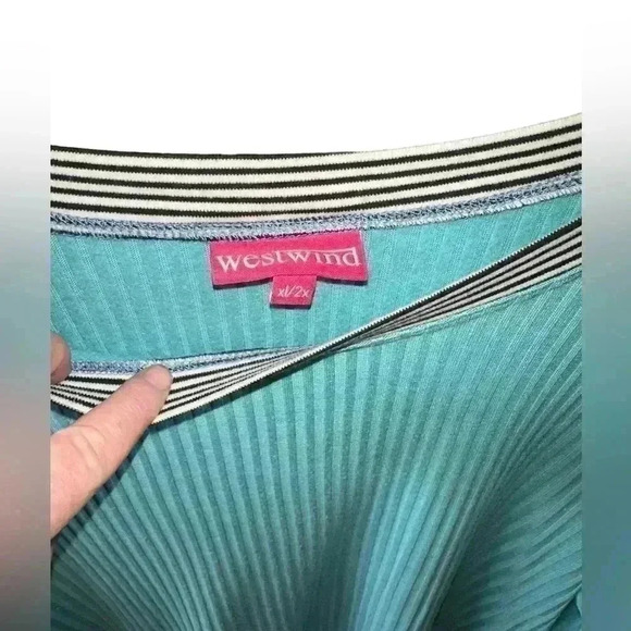 Westwind (LA boutique brand) xl/2x turquoise tunic with thumb holes in‎ sleeve . - Picture 5 of 6